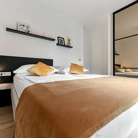 Penthouse Z Point Apartment