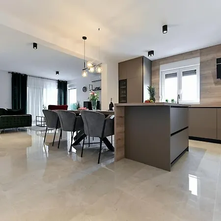 Penthouse Z Point